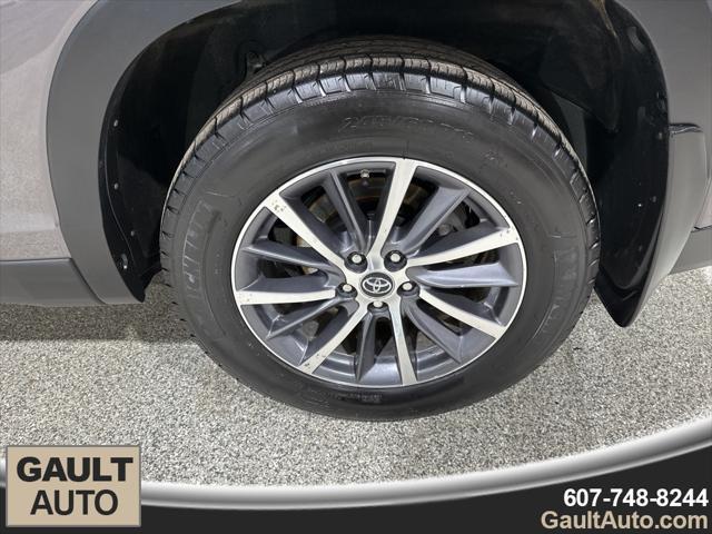 used 2019 Toyota Highlander car, priced at $25,990