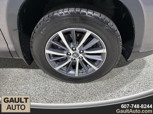 used 2019 Toyota Highlander car, priced at $25,990