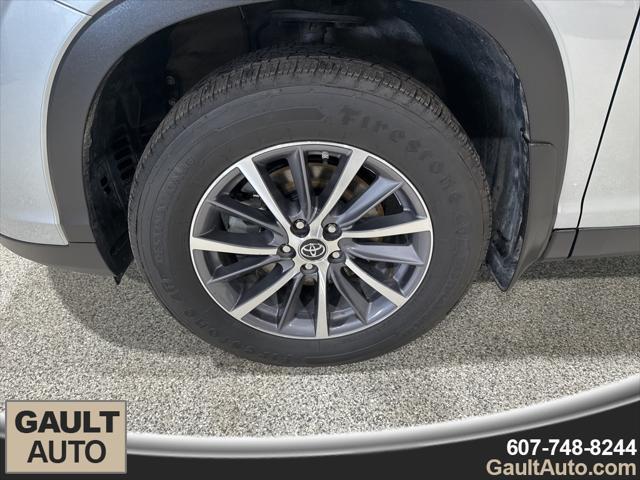 used 2019 Toyota Highlander car, priced at $28,490