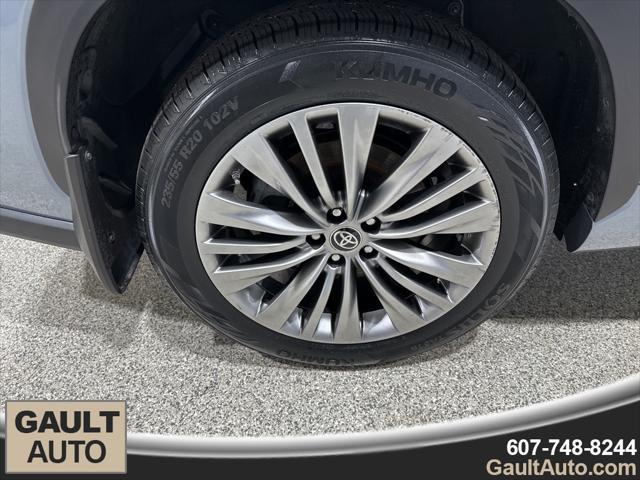 used 2021 Toyota Highlander Hybrid car, priced at $43,990