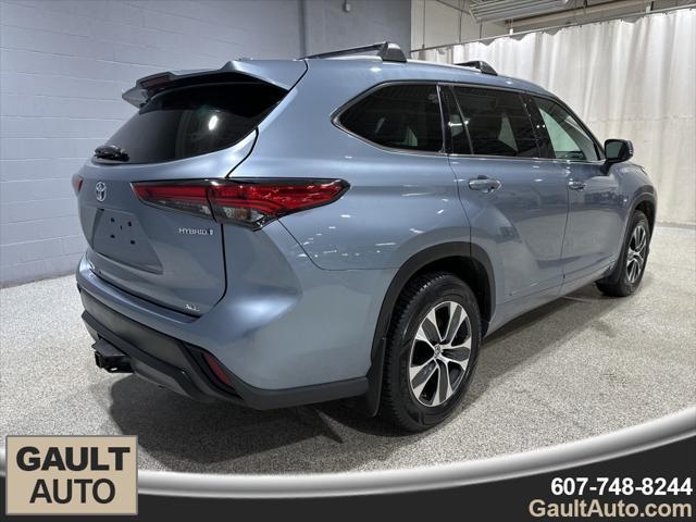 used 2022 Toyota Highlander Hybrid car, priced at $34,790