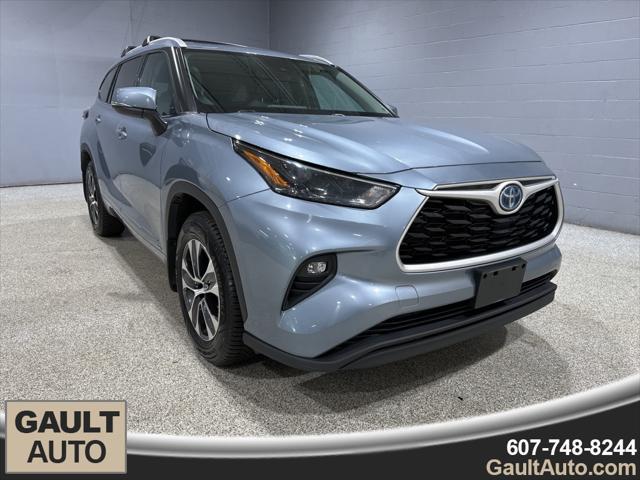 used 2022 Toyota Highlander Hybrid car, priced at $34,790