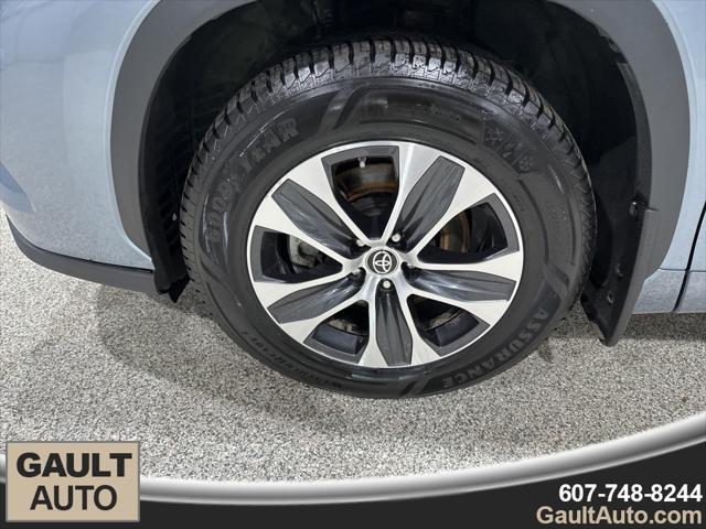 used 2022 Toyota Highlander Hybrid car, priced at $34,790