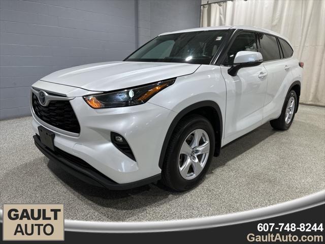 used 2022 Toyota Highlander car, priced at $30,314