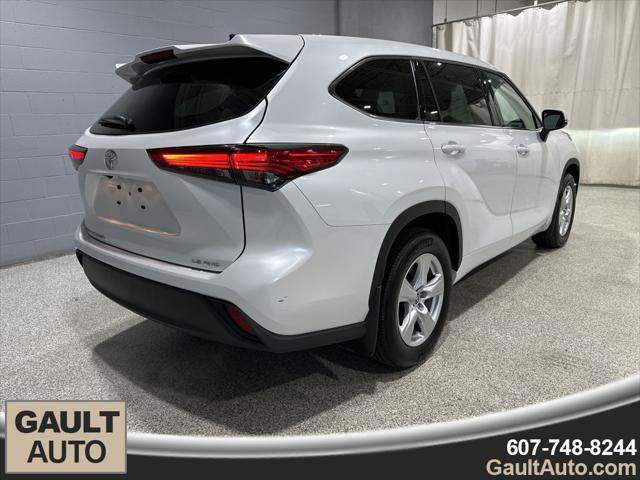 used 2022 Toyota Highlander car, priced at $30,314