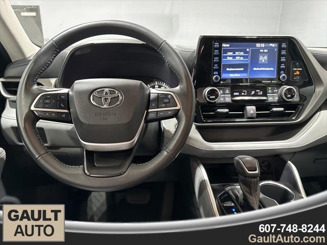 used 2022 Toyota Highlander car, priced at $30,314