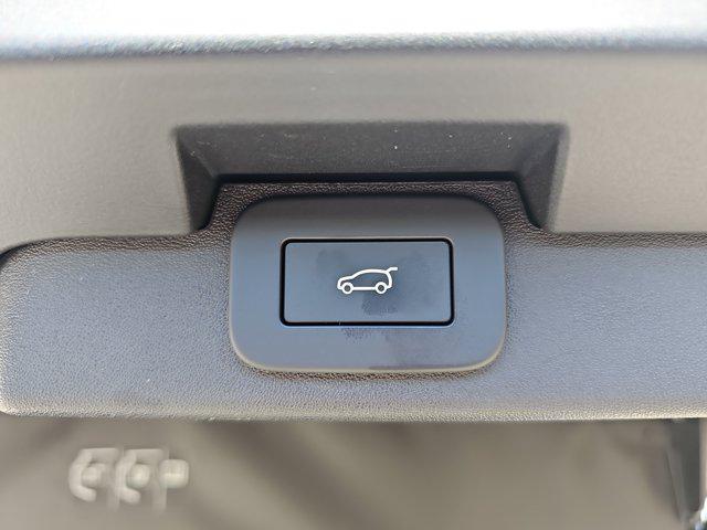new 2025 Land Rover Discovery car, priced at $72,288