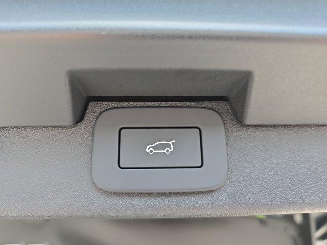 new 2025 Land Rover Discovery car, priced at $74,353