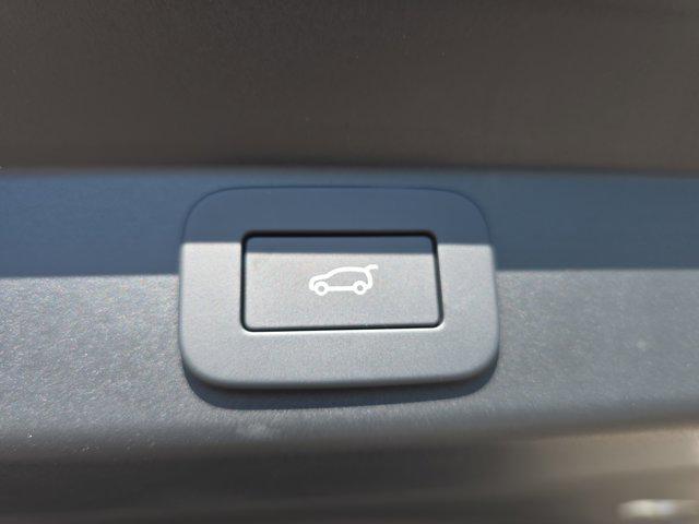 new 2025 Land Rover Range Rover Sport car, priced at $128,665
