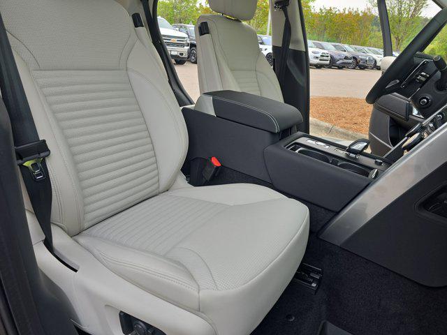 new 2025 Land Rover Discovery car, priced at $72,488