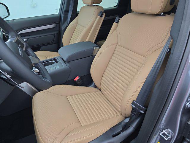 new 2025 Land Rover Discovery car, priced at $79,328