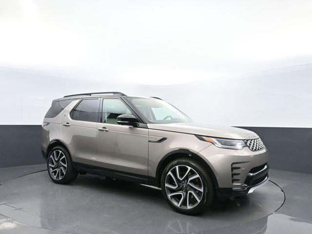 new 2025 Land Rover Discovery car, priced at $86,388