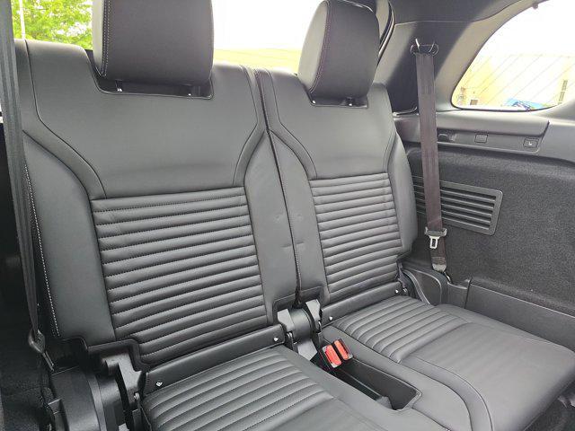 new 2025 Land Rover Discovery car, priced at $87,038