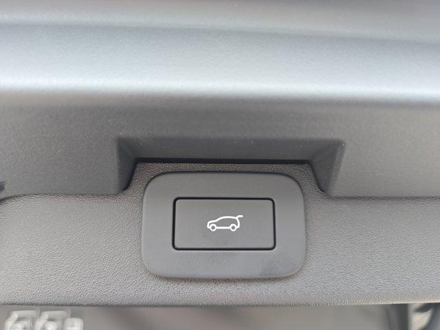 new 2025 Land Rover Discovery car, priced at $87,038