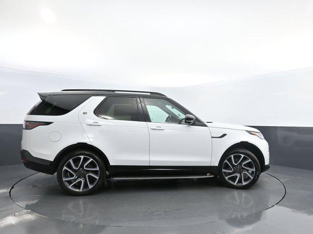 new 2025 Land Rover Discovery car, priced at $88,038