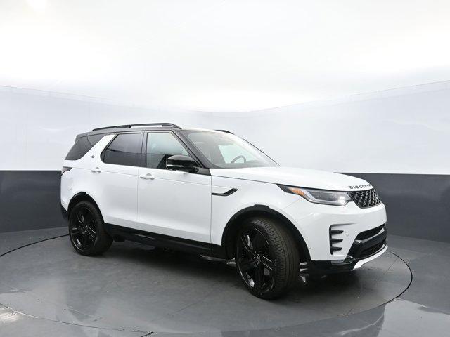 new 2025 Land Rover Discovery car, priced at $77,728