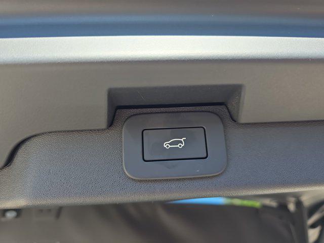 new 2026 Land Rover Discovery car, priced at $75,841