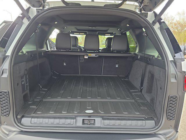 new 2025 Land Rover Discovery car, priced at $66,000