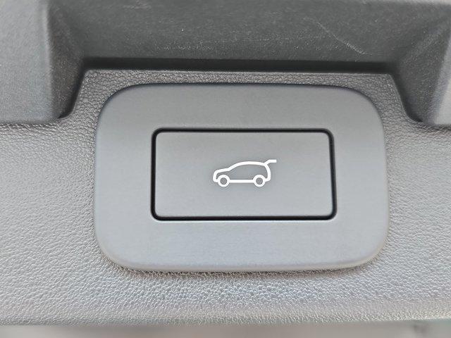 new 2025 Land Rover Discovery car, priced at $70,253