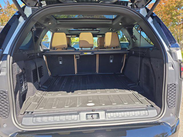 new 2026 Land Rover Discovery car, priced at $82,241