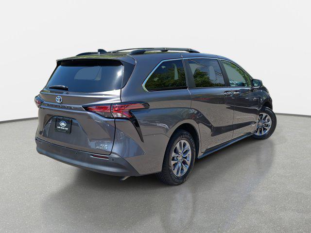 used 2021 Toyota Sienna car, priced at $35,287