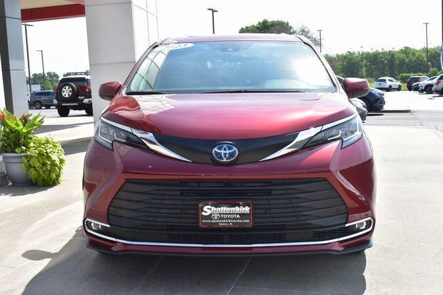 used 2023 Toyota Sienna car, priced at $46,950