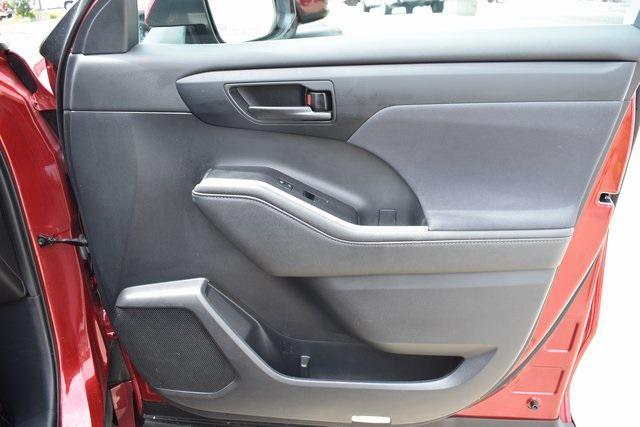 used 2021 Toyota Highlander car, priced at $30,022