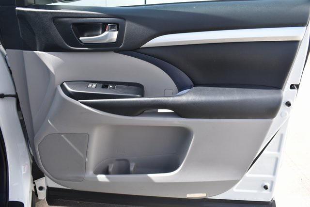 used 2018 Toyota Highlander car, priced at $24,821