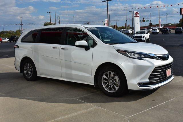 used 2022 Toyota Sienna car, priced at $43,700