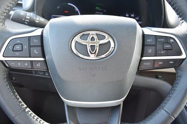 used 2022 Toyota Sienna car, priced at $43,700
