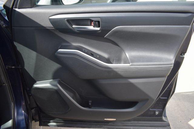 used 2021 Toyota Highlander car, priced at $29,450