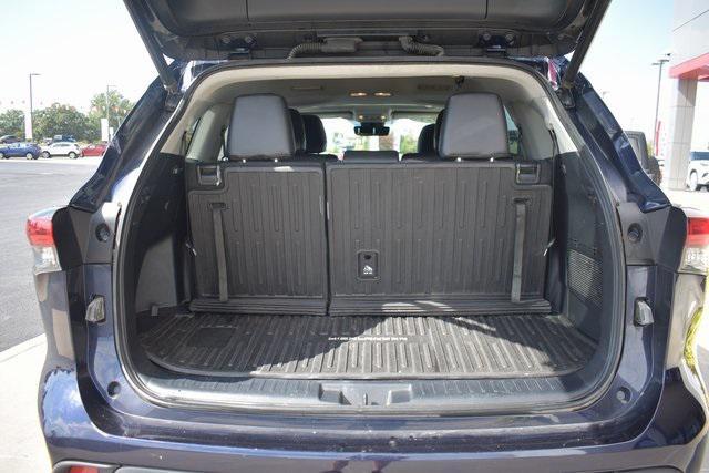 used 2021 Toyota Highlander car, priced at $29,450