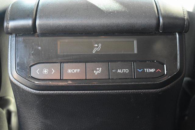 used 2022 Toyota Highlander car, priced at $36,148