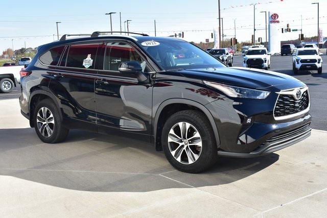 used 2022 Toyota Highlander car, priced at $36,148