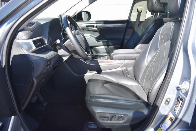 used 2022 Toyota Highlander car, priced at $40,703