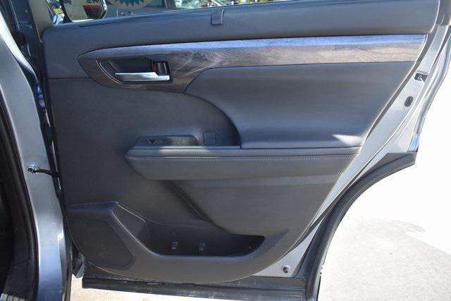 used 2022 Toyota Highlander car, priced at $40,703