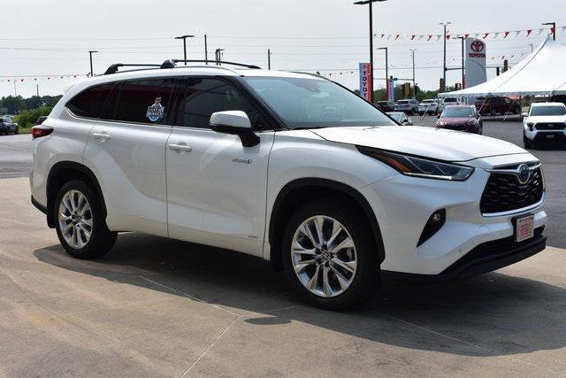 used 2021 Toyota Highlander Hybrid car, priced at $35,522
