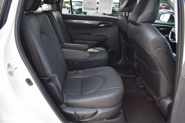 used 2021 Toyota Highlander Hybrid car, priced at $35,522