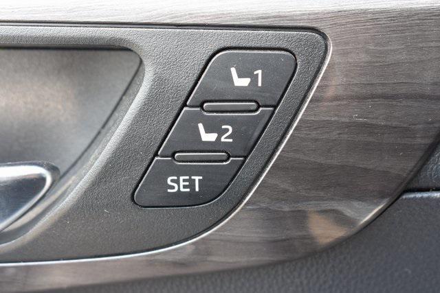 used 2021 Toyota Highlander Hybrid car, priced at $35,522