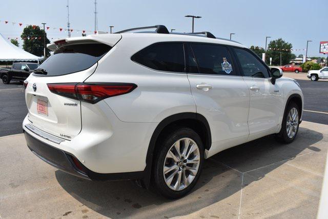 used 2021 Toyota Highlander Hybrid car, priced at $35,522
