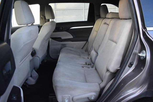 used 2015 Toyota Highlander car, priced at $13,697