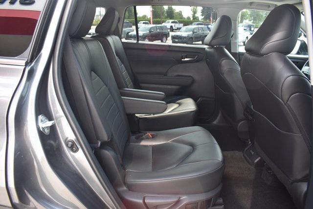 used 2024 Toyota Highlander car, priced at $42,335