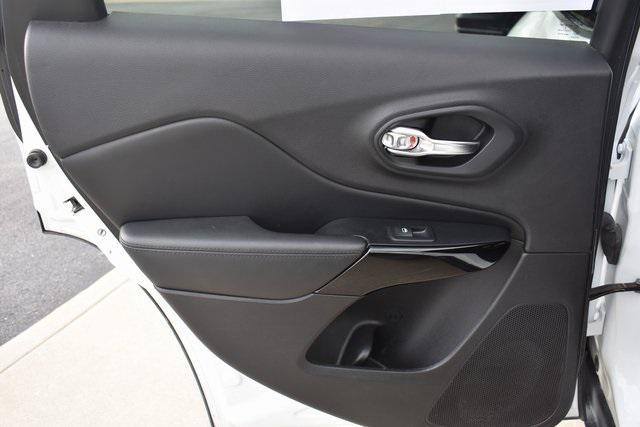 used 2019 Jeep Cherokee car, priced at $13,714