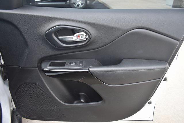 used 2019 Jeep Cherokee car, priced at $13,714