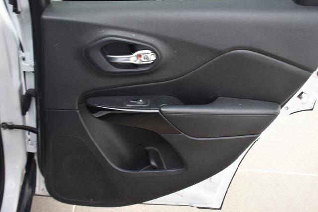 used 2019 Jeep Cherokee car, priced at $13,714