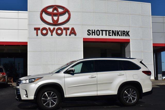 used 2019 Toyota Highlander car, priced at $25,999