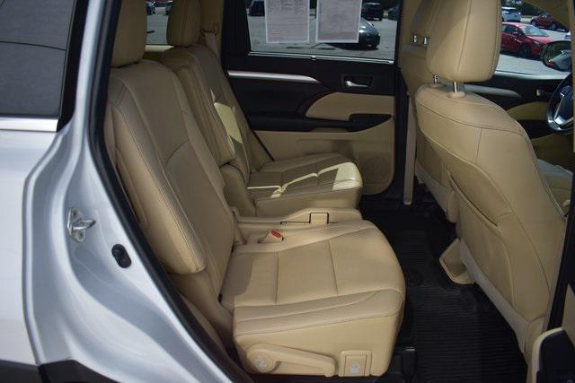 used 2019 Toyota Highlander car, priced at $23,650