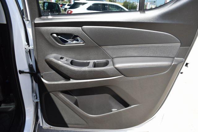 used 2021 Chevrolet Traverse car, priced at $31,294