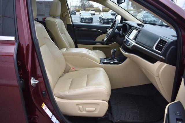 used 2014 Toyota Highlander car, priced at $17,788