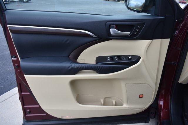 used 2014 Toyota Highlander car, priced at $17,788